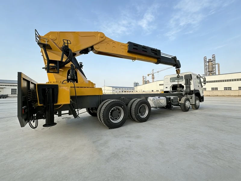 HOWO H76 8x4 Truck-mounted Crane