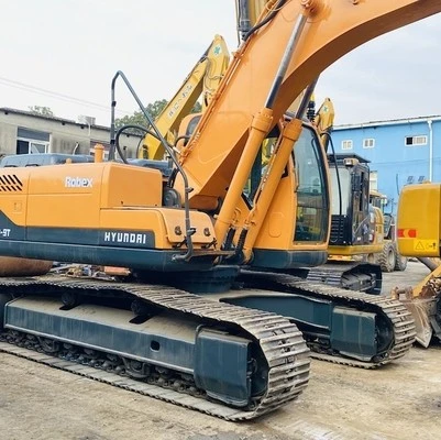 R225 Excavator (5)
