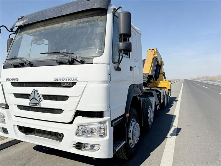 HOWO H76 8x4 Truck-mounted Crane factory
