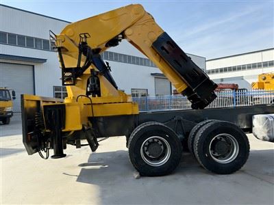 news-400-300 HOWO H76 8x4 Truck-mounted Crane